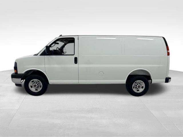 Certified 2025 GMC Savana 2500 w/ Driver Convenience Package RWD image 2