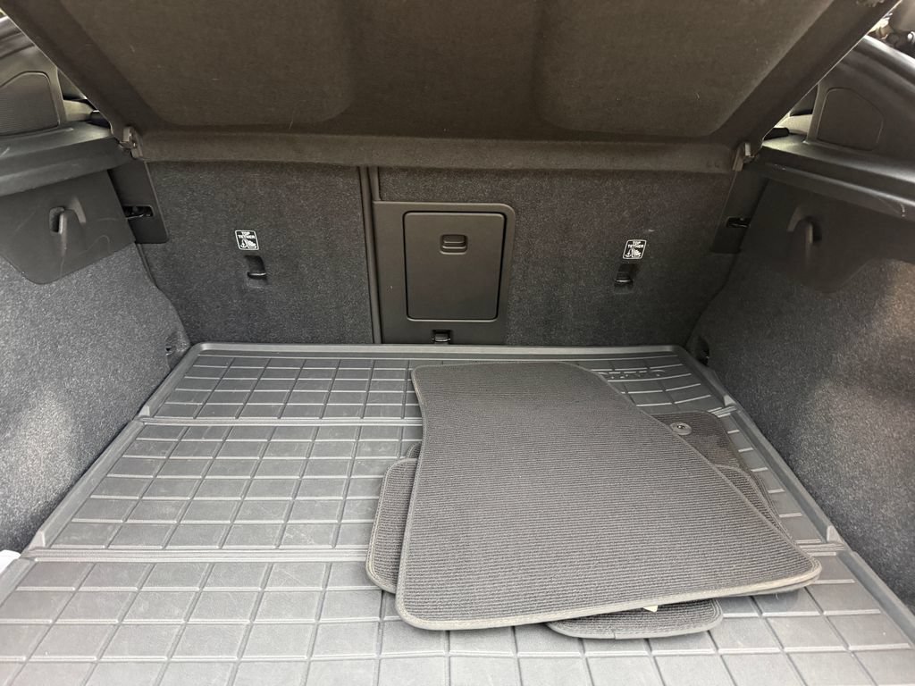 Certified 2023 Volvo C40 P8 Recharge Plus w/ Protection Package Premier AWD/4WD image 27