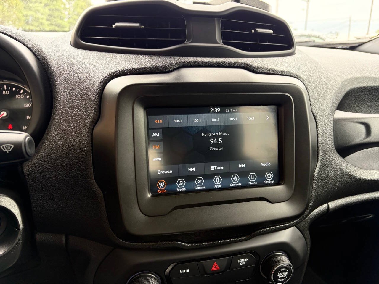 Used 2019 Jeep Renegade Limited AWD/4WD image 19
