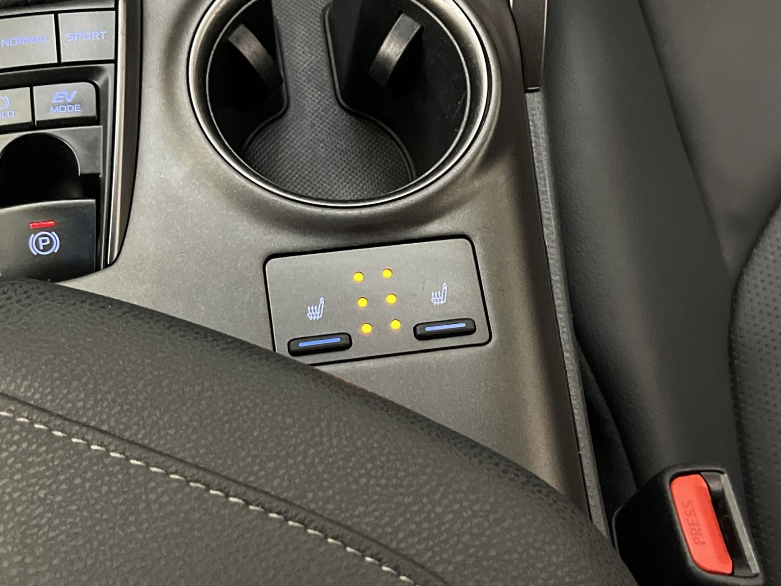 Used 2022 Toyota Camry XSE image 29