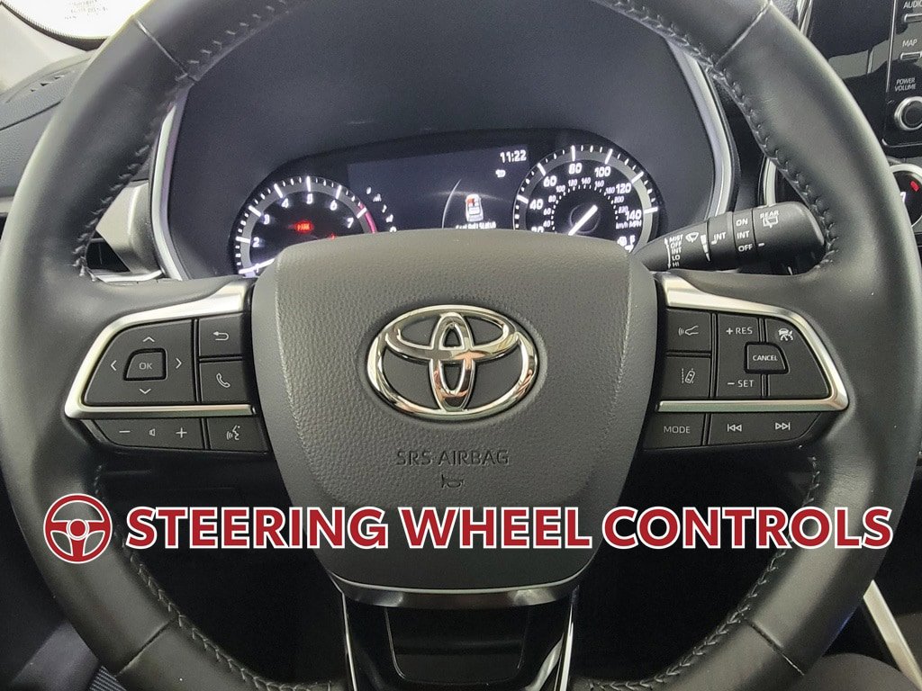 Used 2021 Toyota Highlander XLE AWD/4WD image 19