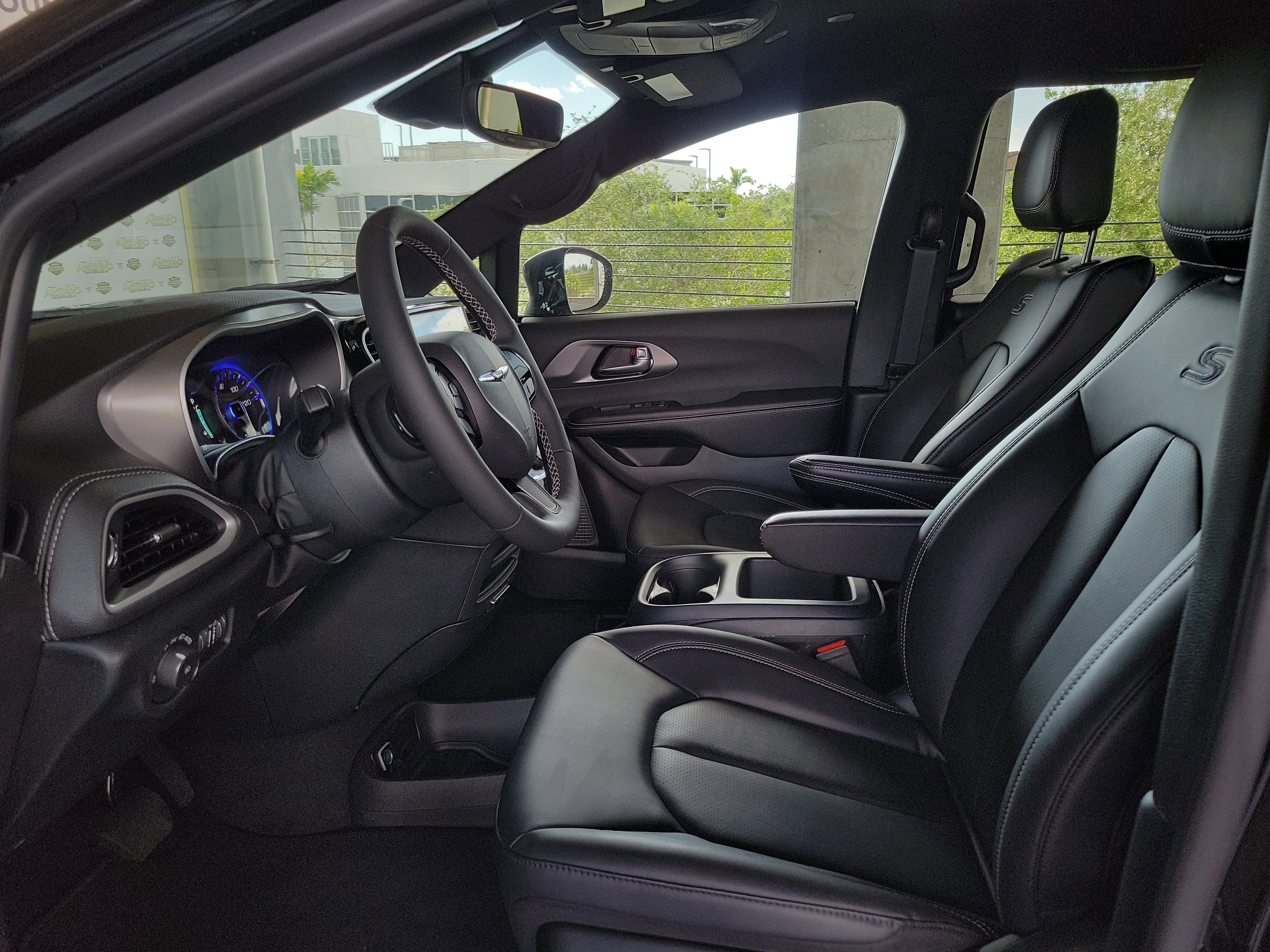 New 2026 Chrysler Pacifica Select w/ S Appearance Package FWD image 18