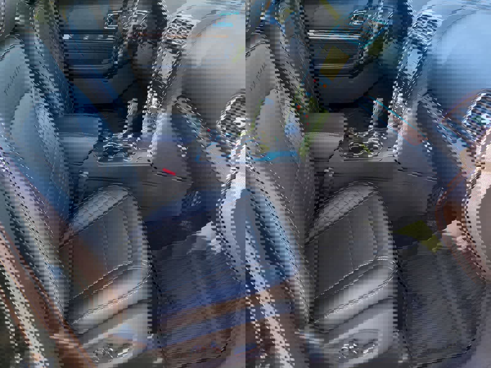 Used 2017 Ford Explorer Platinum image 25