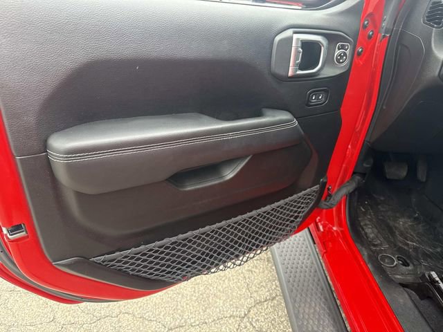Used 2019 Jeep Wrangler Unlimited Sahara AWD/4WD image 18
