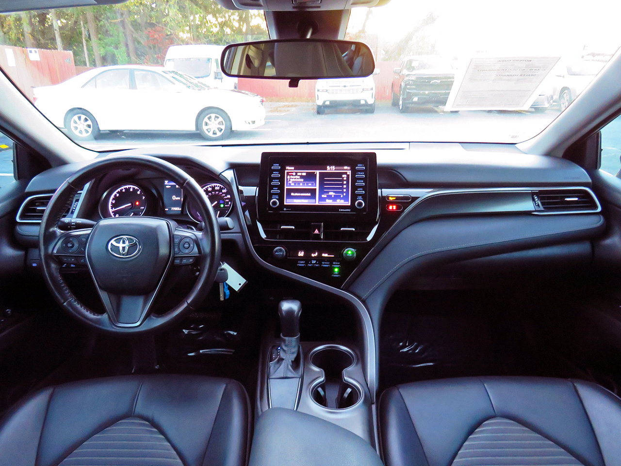 Used 2021 Toyota Camry SE w/ Carpet Mat Package (TMS) image 22