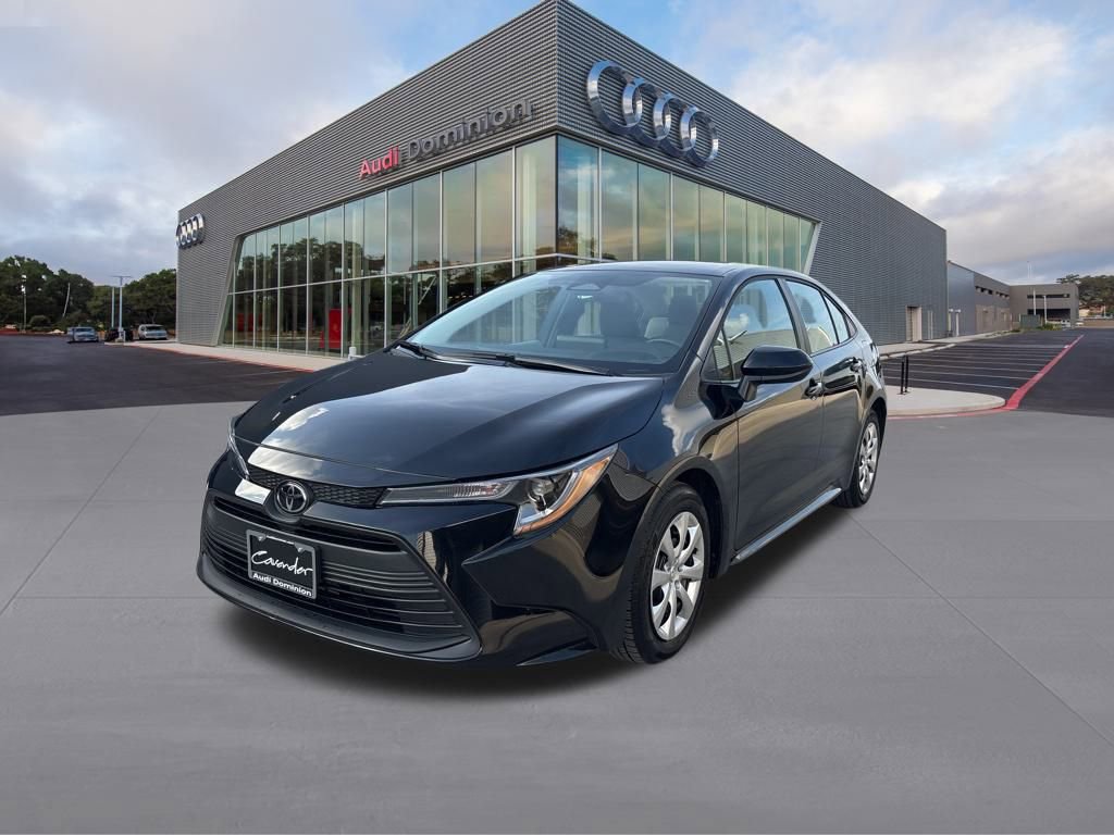 Used 2025 Toyota Corolla LE image 1