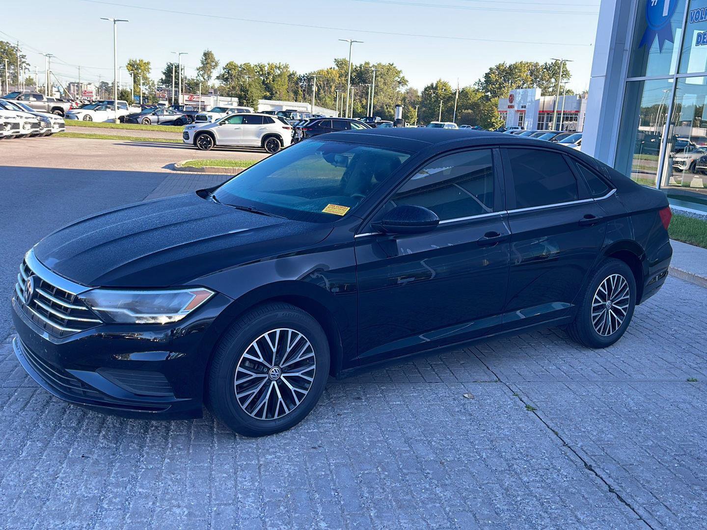 Used 2019 Volkswagen Jetta SE FWD image 3