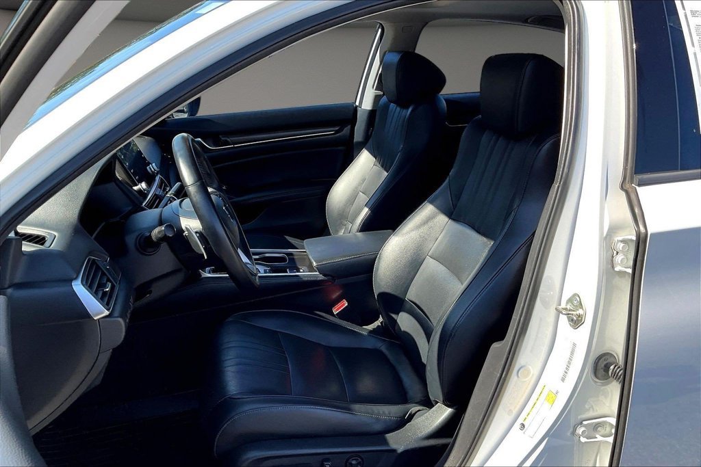 Used 2018 Honda Accord Touring image 24