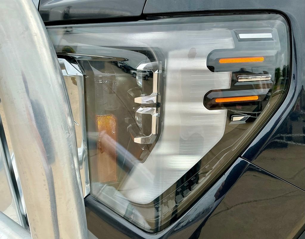 Used 2024 GMC Sierra 3500 SLT w/ SLT Premium Package image 10