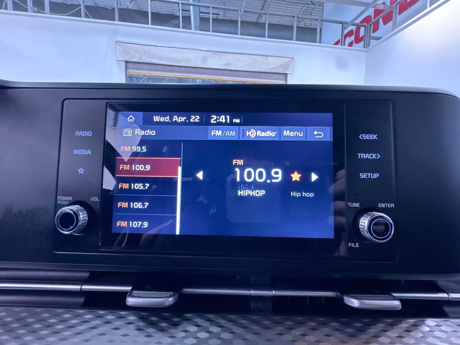 Used 2023 Kia Carnival LX FWD image 26