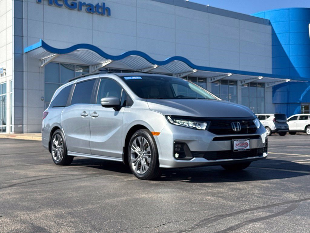 Certified 2026 Honda Odyssey Touring image 3