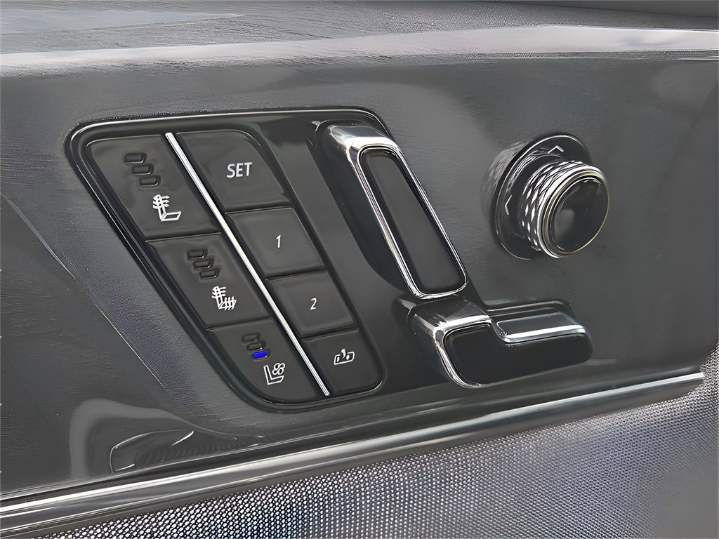 New 2026 Cadillac Escalade IQ Luxury 1 w/ LPO, Floor Liner Package image 27