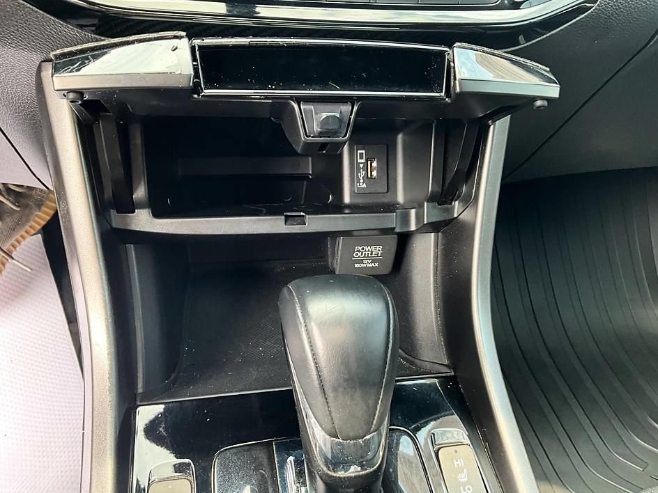 Used 2017 Honda Accord EX-L image 25