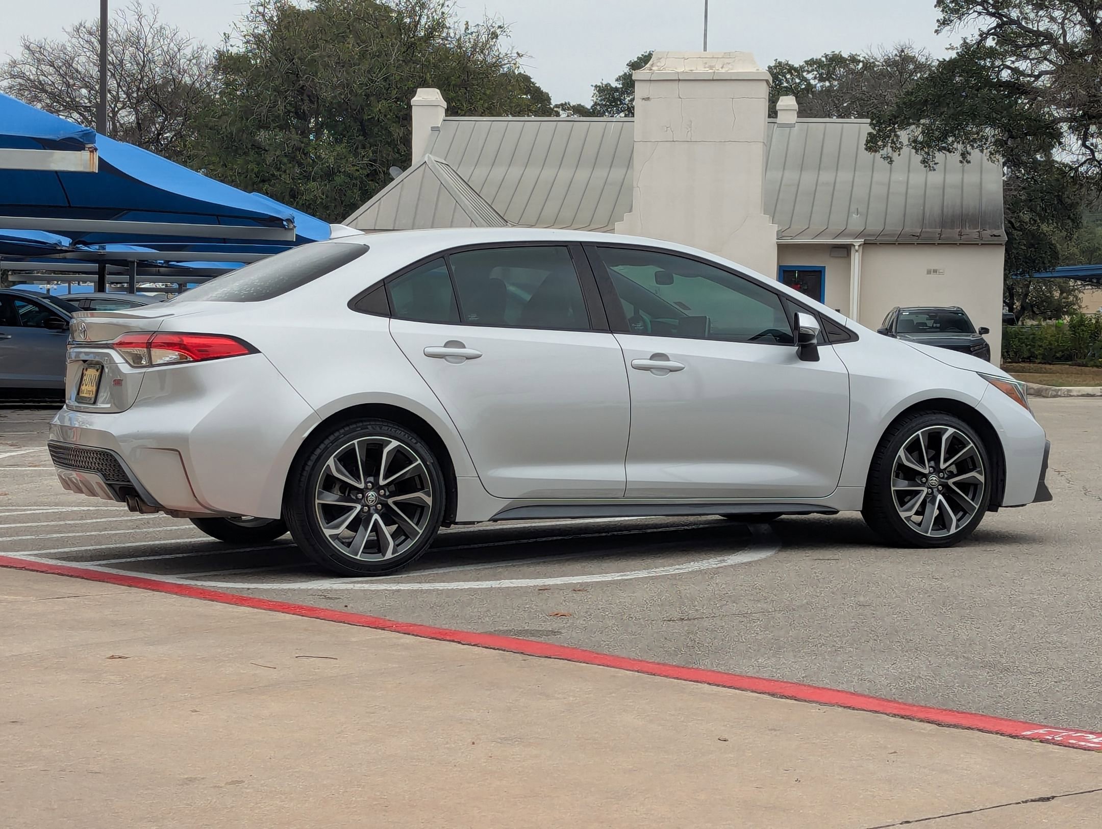 Used 2020 Toyota Corolla SE image 4