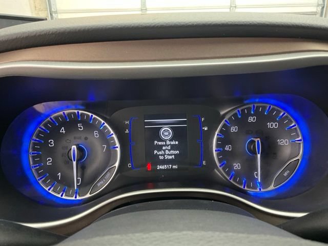 Used 2018 Chrysler Pacifica L FWD image 6