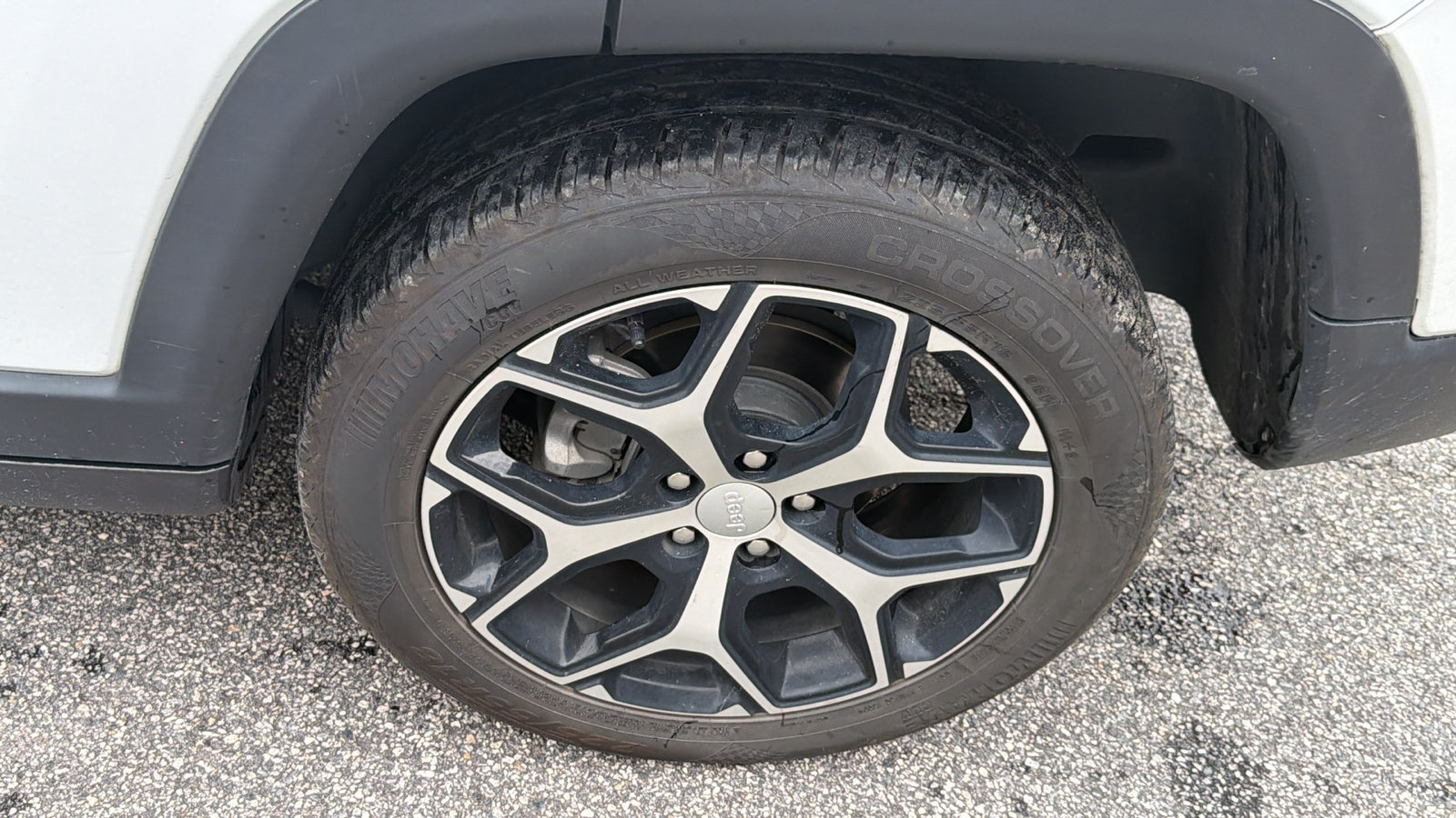 Used 2024 Jeep Compass Latitude AWD/4WD image 12