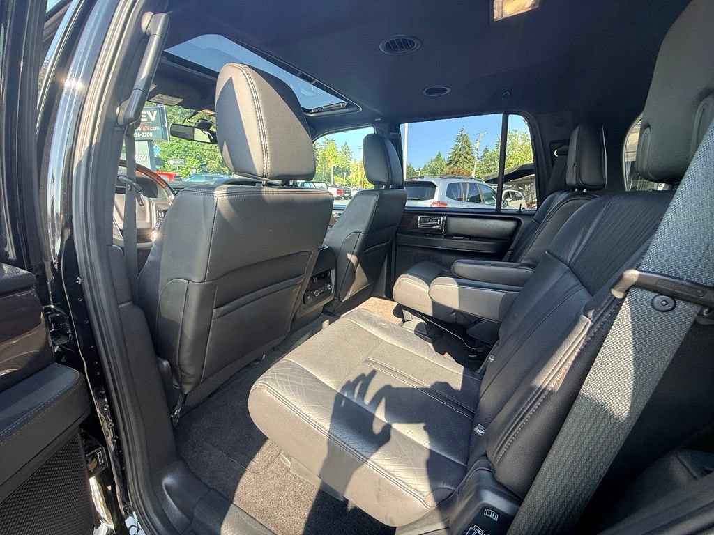 Used 2017 Lincoln Navigator Reserve AWD/4WD image 35
