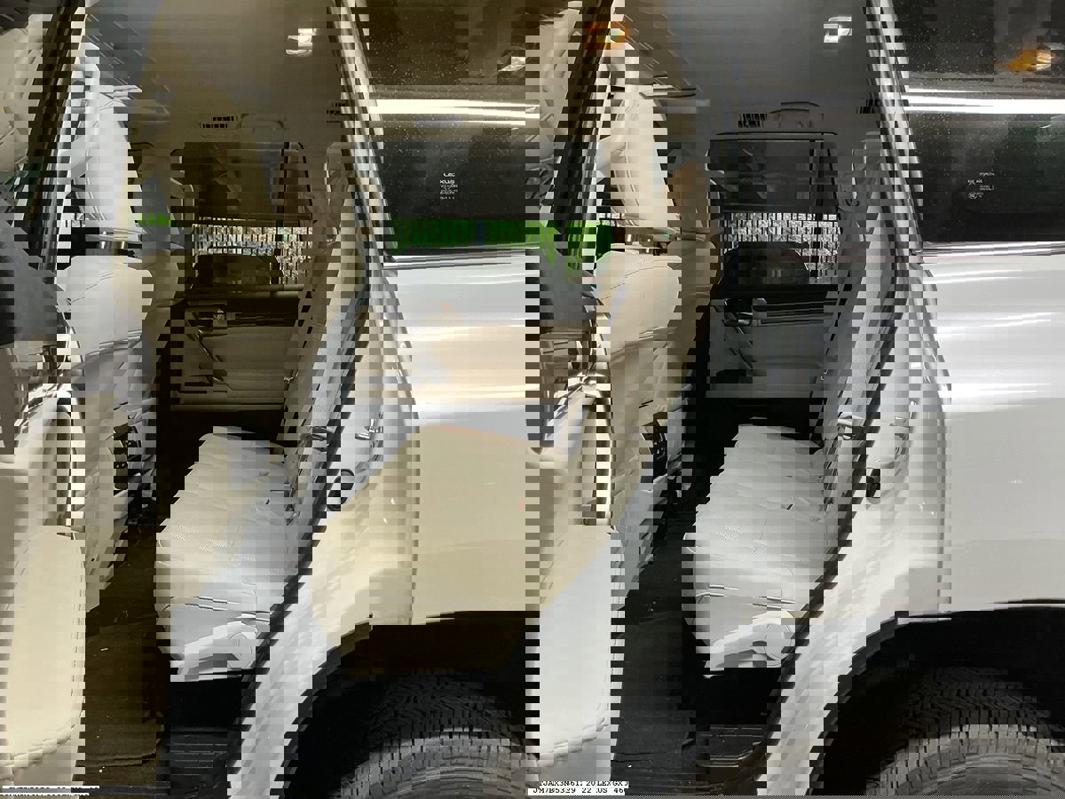 Used 2022 Lexus GX 460 Premium w/ Premium Package AWD/4WD image 10