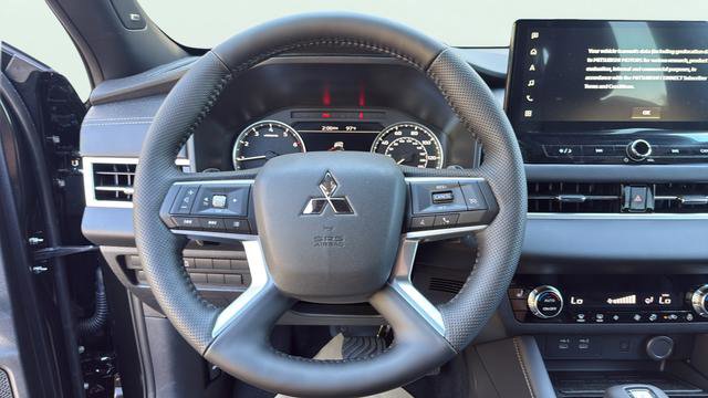 New 2026 Mitsubishi Outlander LE FWD image 15