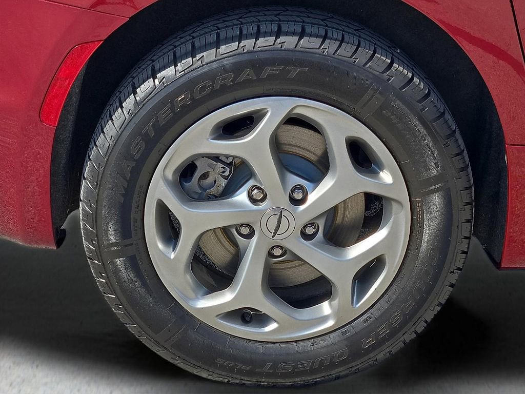 Used 2023 Chrysler Pacifica Limited image 8