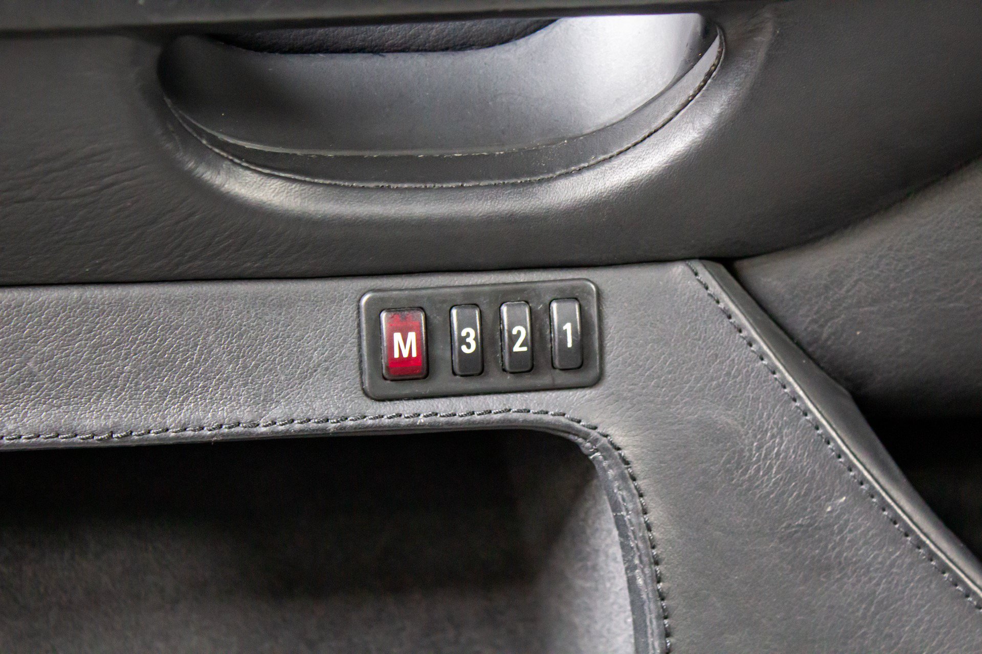 Used 2002 BMW M5 RWD image 34