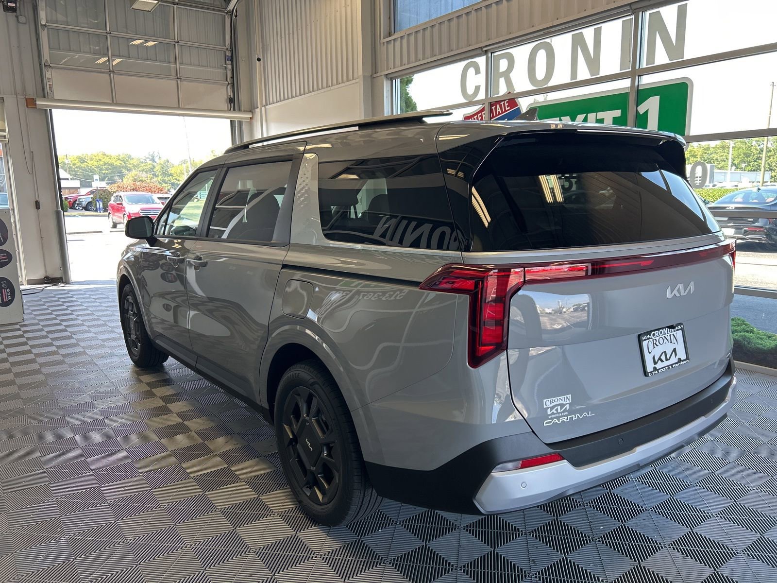 New 2026 Kia Carnival EX image 4