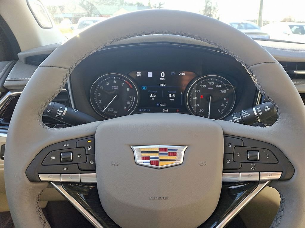 Used 2025 Cadillac XT6 Premium Luxury w/ Technology Package image 9