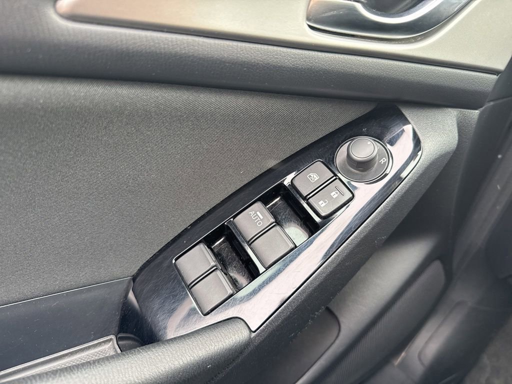 Used 2017 MAZDA MAZDA3 Sport image 23