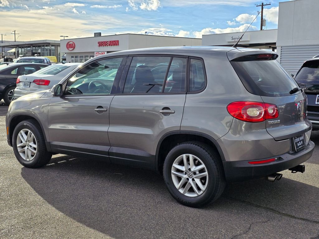 Used 2011 Volkswagen Tiguan S image 3