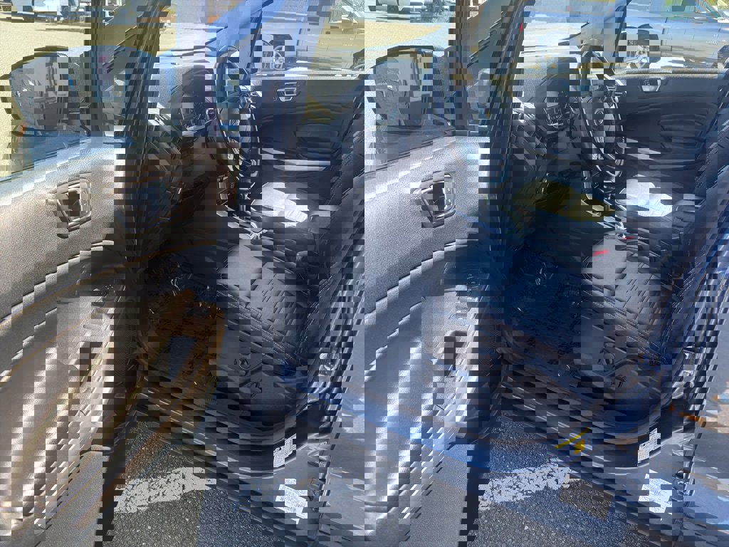 Used 2021 Ford EcoSport Titanium image 4