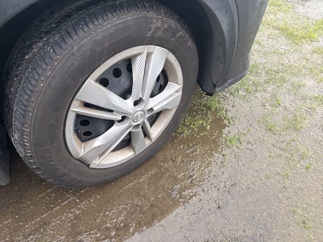 Used 2024 Nissan Kicks S image 16