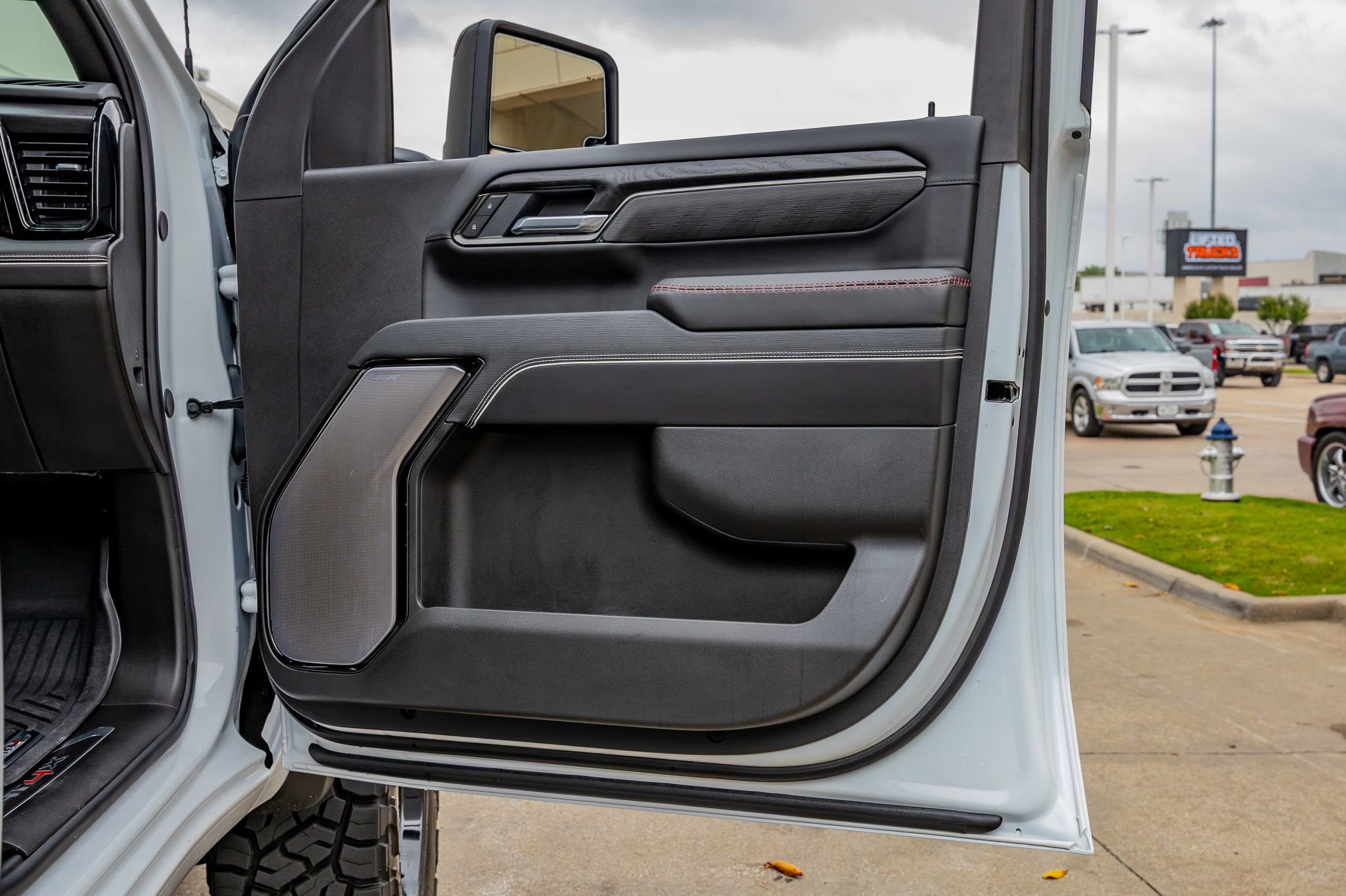 Used 2025 GMC Sierra 2500 AT4X w/ AT4X AEV Edition AWD/4WD image 37