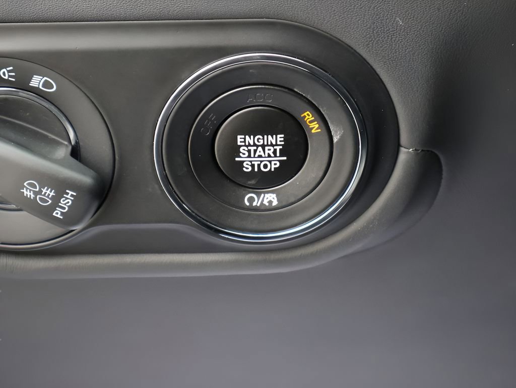 Used 2022 Maserati Levante Modena image 33