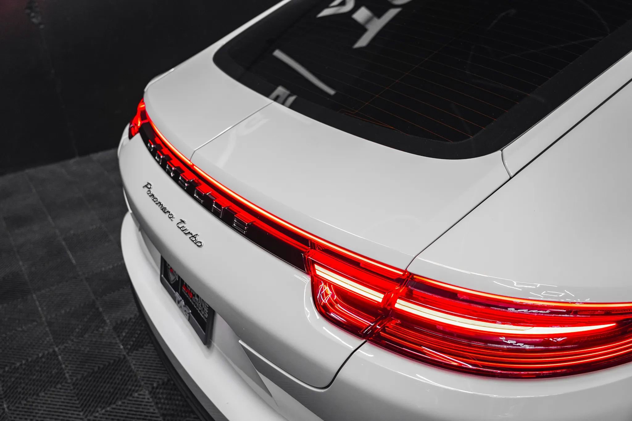 Used 2017 Porsche Panamera Turbo image 31