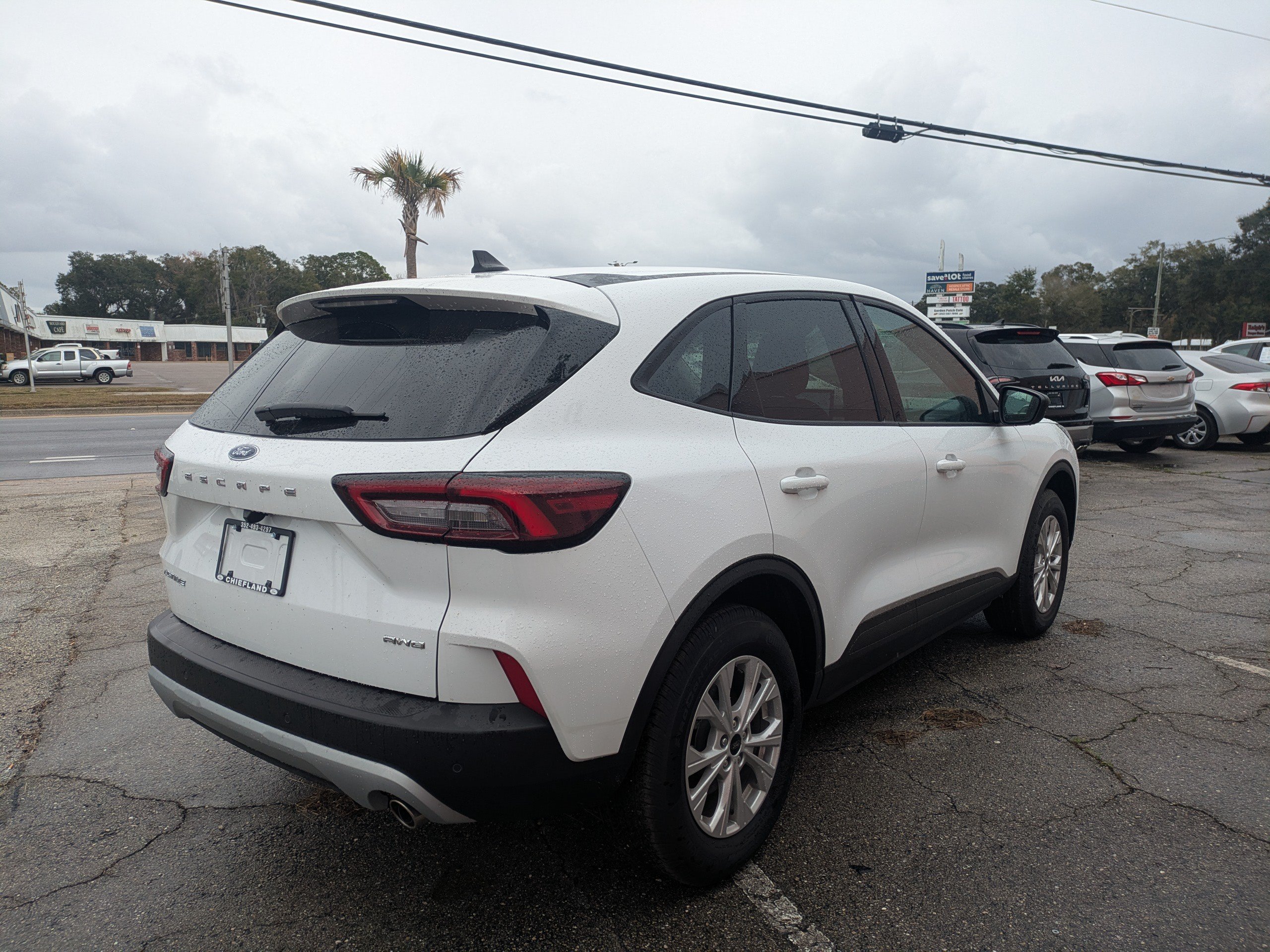 Certified 2025 Ford Escape Active w/ Tech Pack #1 AWD/4WD image 3