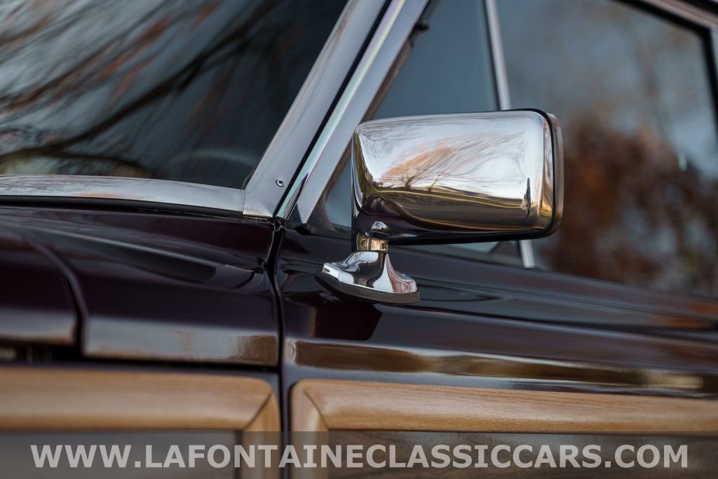 Used 1991 Jeep Grand Wagoneer image 23