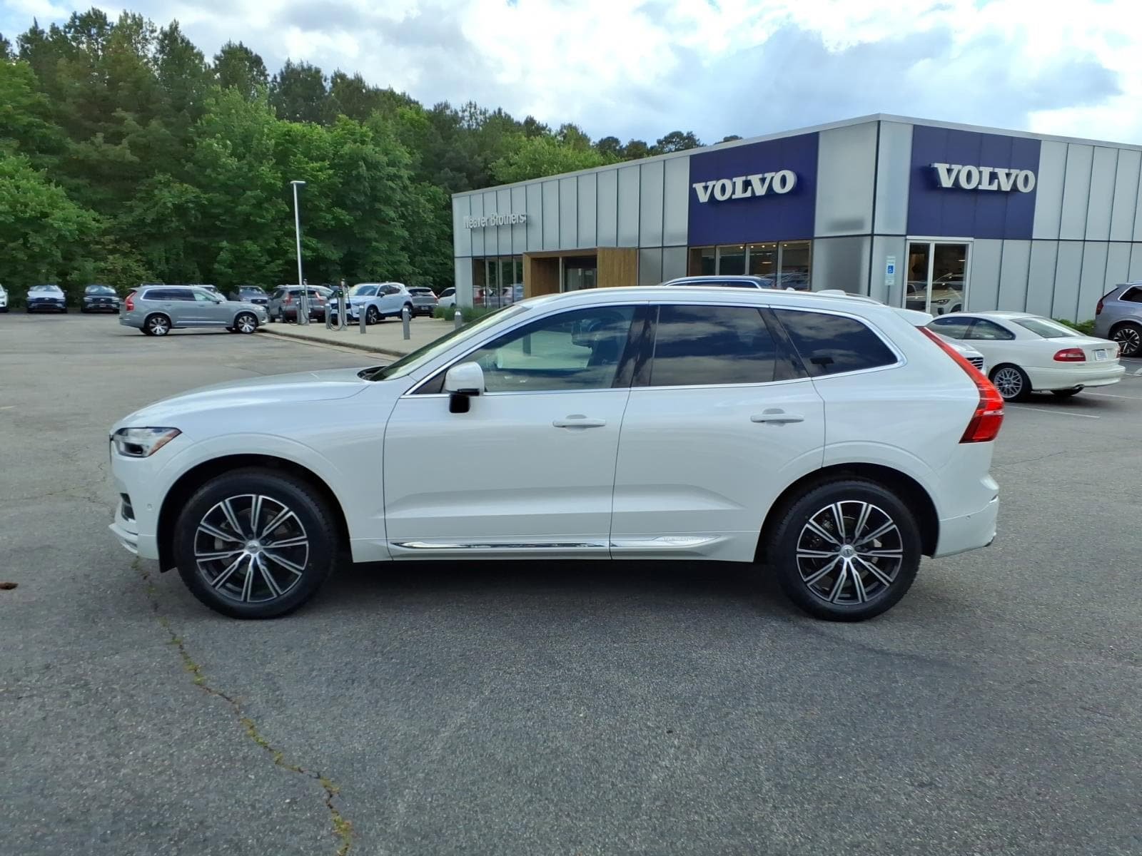 Used 2019 Volvo XC60 T5 Inscription w/ Protection Package FWD image 8
