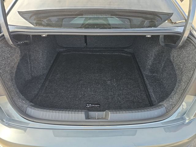 Used 2024 Volkswagen Jetta SE w/ Panoramic Sunroof Package image 16