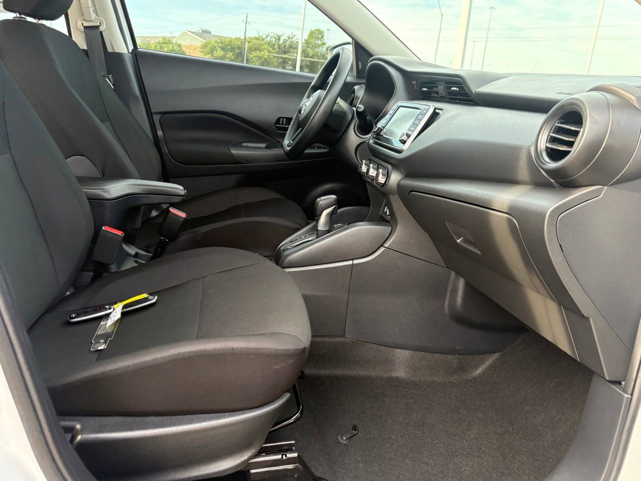Certified 2025 Nissan Kicks Play S FWD image 39