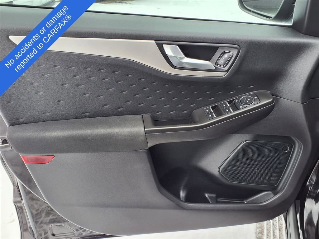 Used 2020 Ford Escape SE image 16