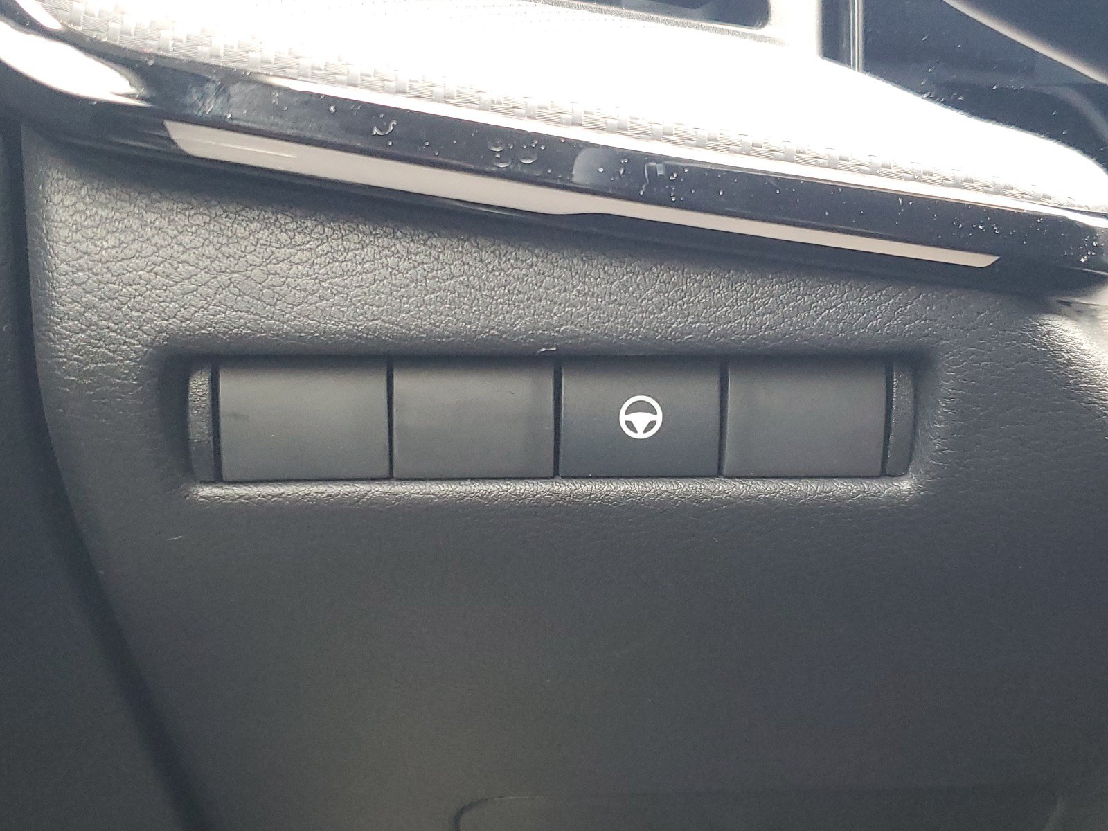 Certified 2025 Nissan Kicks SR AWD/4WD image 26