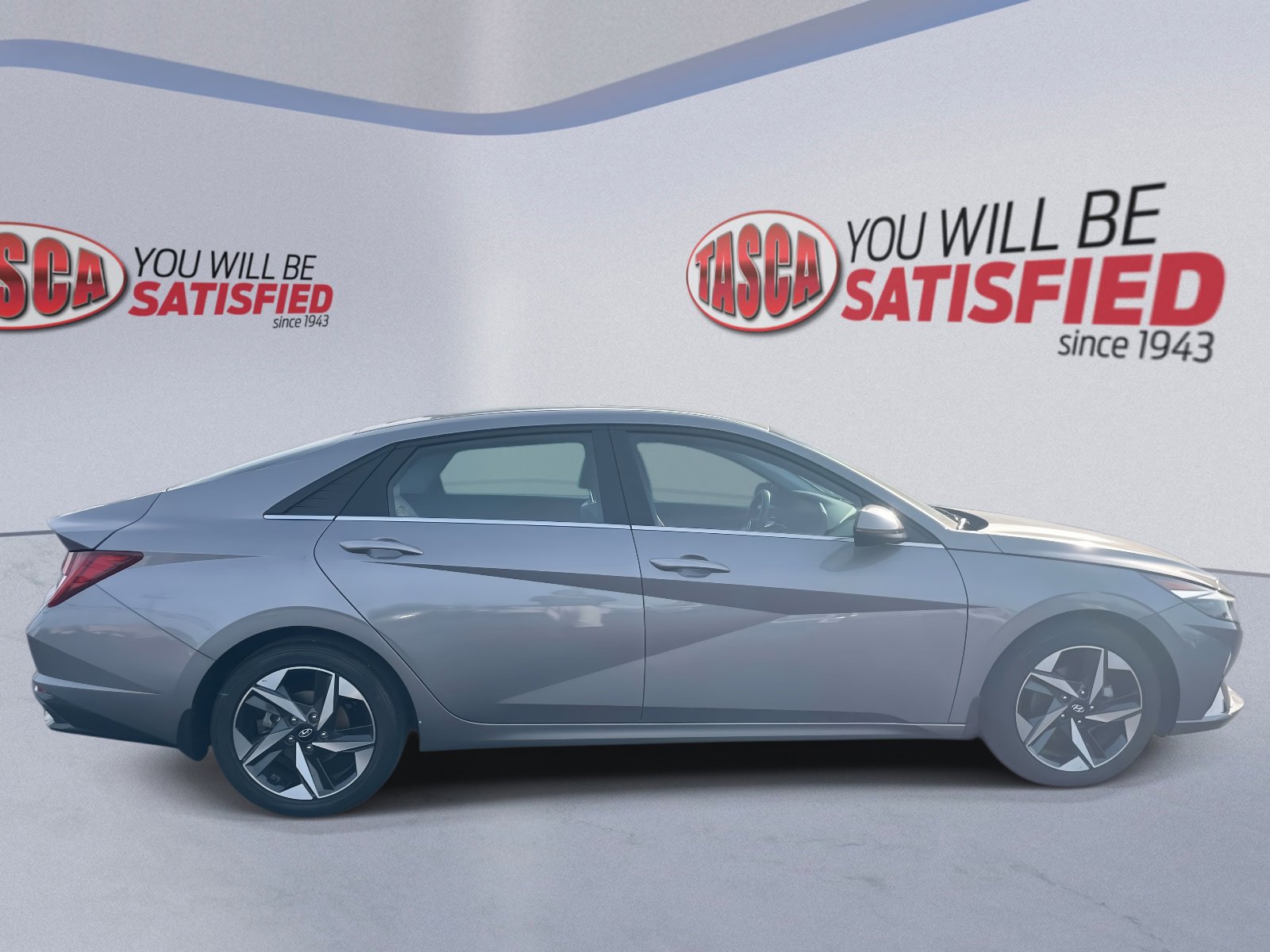 Used 2023 Hyundai Elantra Limited FWD image 4