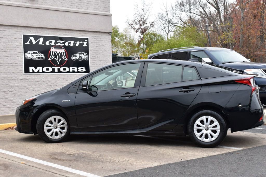 Used 2022 Toyota Prius LE image 3