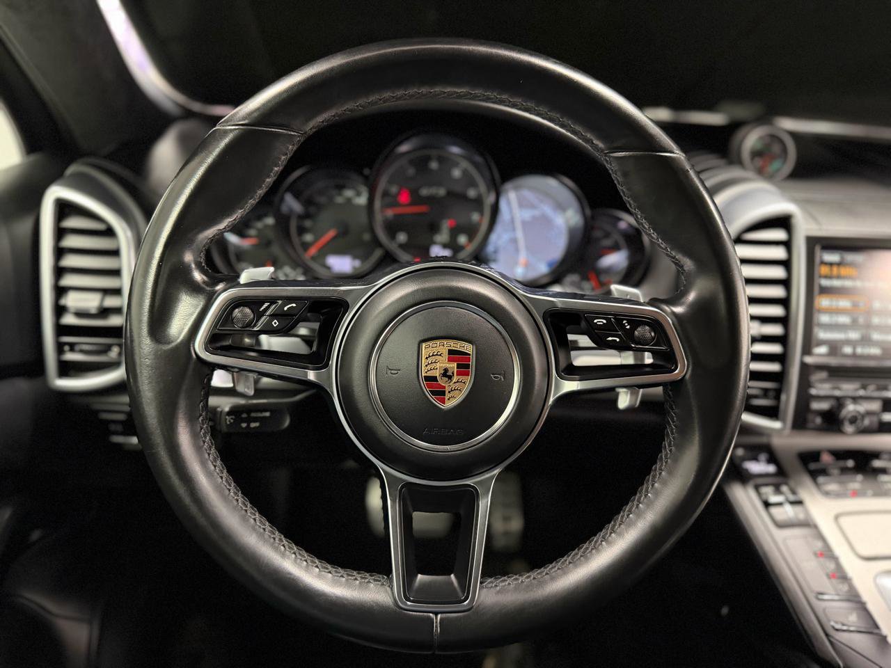 Used 2016 Porsche Cayenne GTS image 17