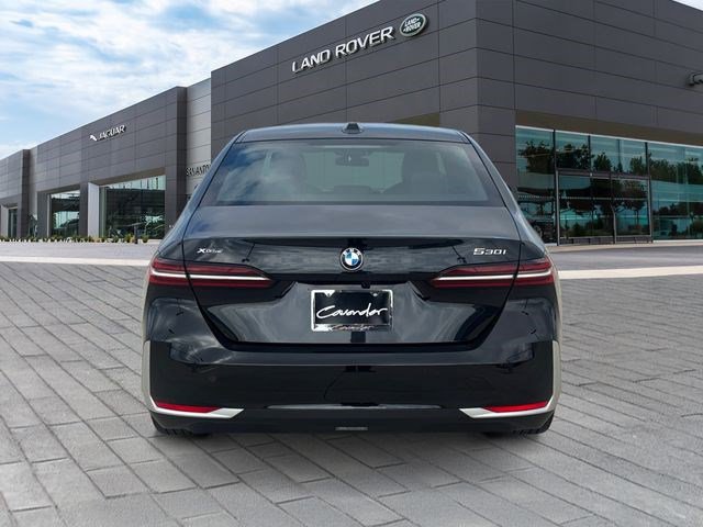 Used 2026 BMW 530i xDrive AWD/4WD image 4