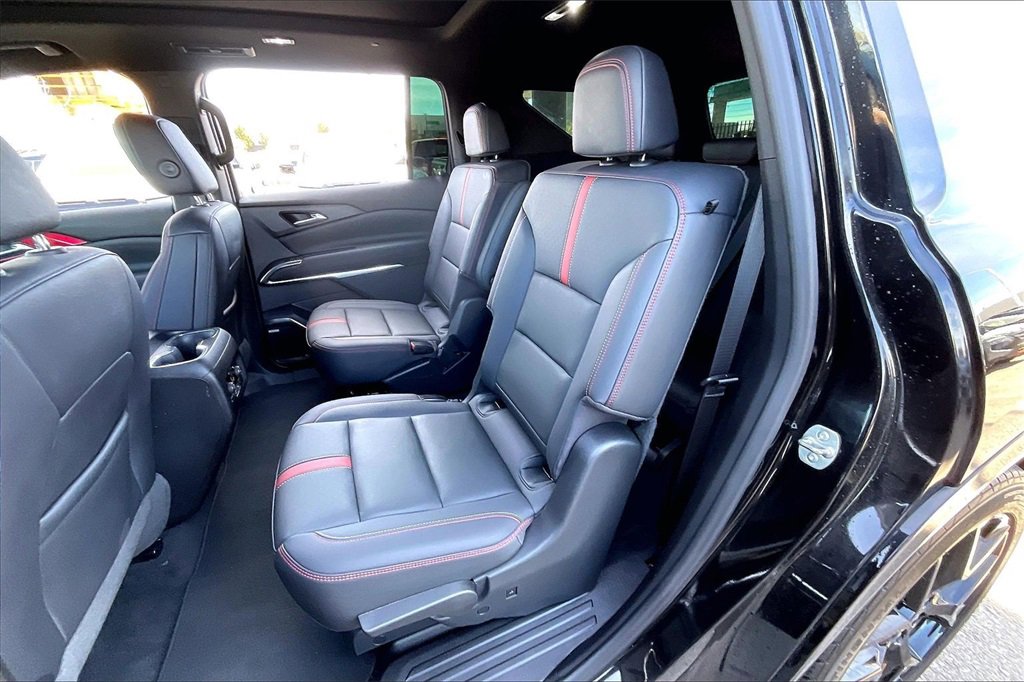 Used 2024 Chevrolet Traverse RS image 26