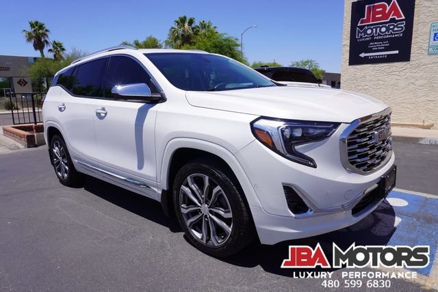 Used 2020 GMC Terrain Denali w/ Denali Premium Package FWD image 2