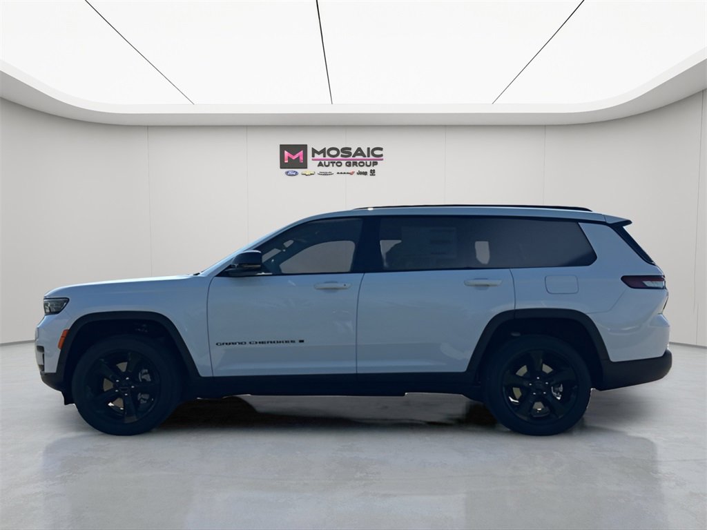 New 2025 Jeep Grand Cherokee L Altitude image 4