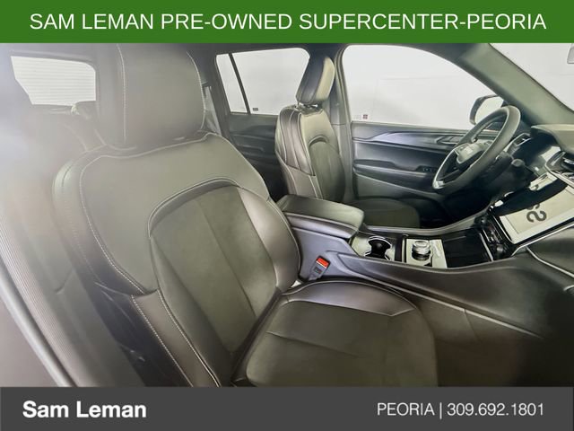 Used 2025 Jeep Grand Cherokee Altitude image 26