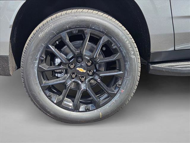 New 2026 Chevrolet Suburban RST image 11